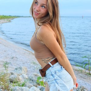 Голая Anya Lacey