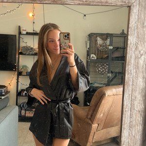 Голая Anya Lacey