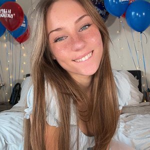 Голая Anya Lacey