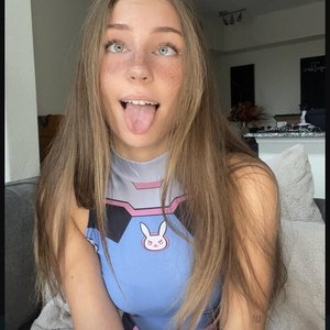 Голая Anya Lacey