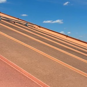 Голая Maya Solar
