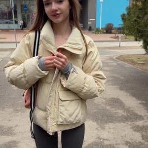 Голая Maya Solar