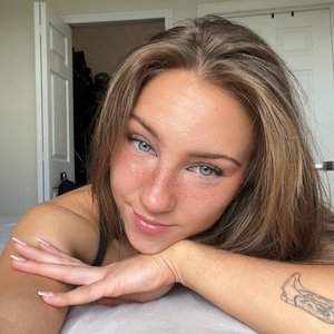 Голая Asissska