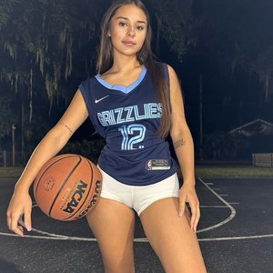 Голая Izabella Blair