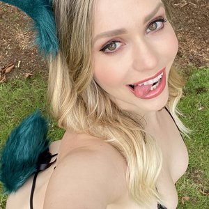 Голая Mia Malkova
