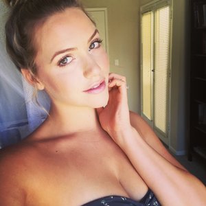 Голая Mia Malkova