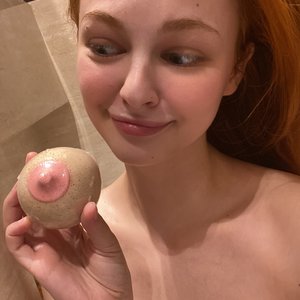 Голая Sofia Rivers