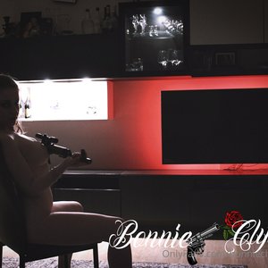 Голая Bonnieparkerss