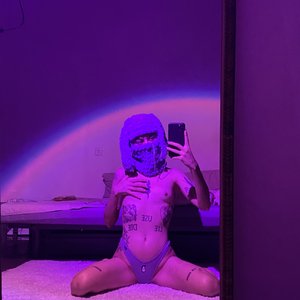 Голая Coconeyx