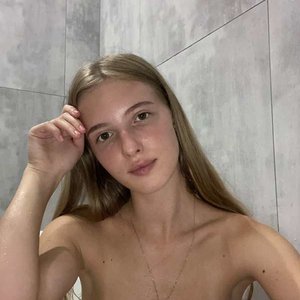 Голая Алёна Бархаленко