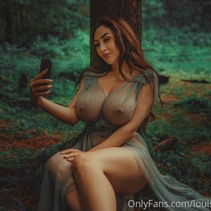 Голая Луиза Ховански