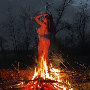 Голая Луиза Ховански