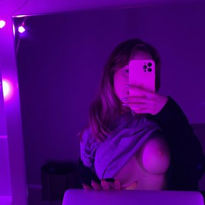 Голая Luna Bognya