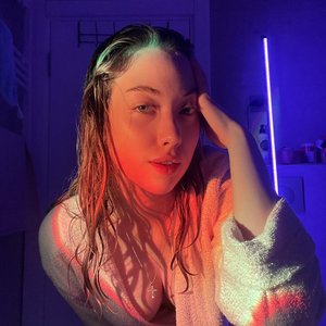 Голая Luna Bognya