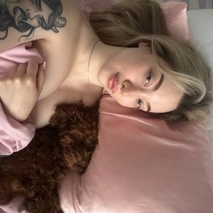 Голая Luna Bognya