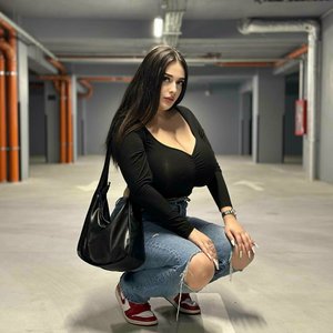 Голая Sarah White