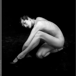 Голая Милла Йовович