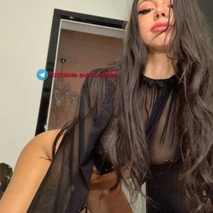 Голая Диана Мелисон
