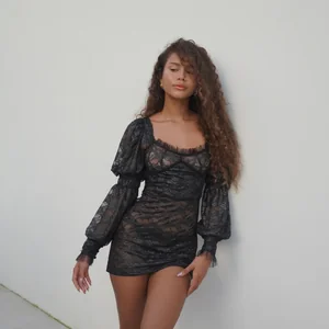 Голая Mileyreyes