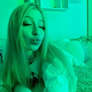Голая Polina Li