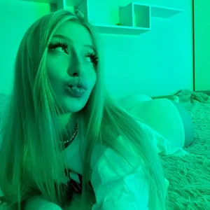 Голая Polina Li