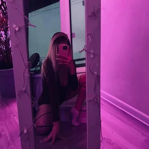 Голая Polina Li
