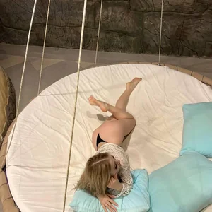 Голая Polina Li