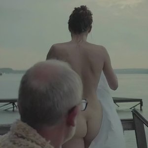 Голая Изабель Эйдлен