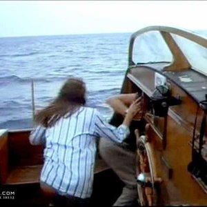 Голая Элизабет Херли