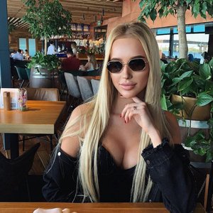 Голая Саша Дони
