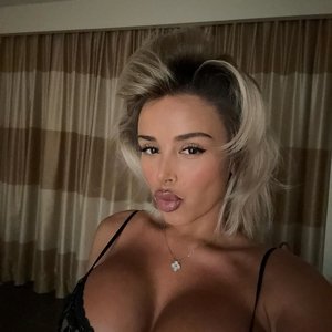 Голая Виолетта Грачева