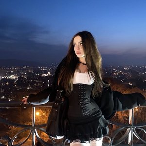 Голая Киса Мионова